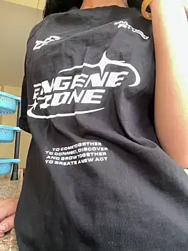 Modelbigbobs 即時 XXX 聊天