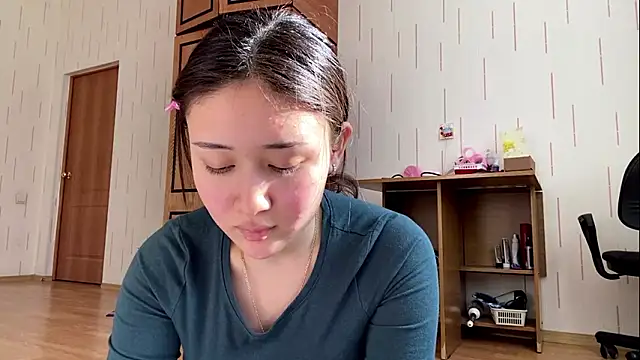 YourMiIa – Naživo XXX chat