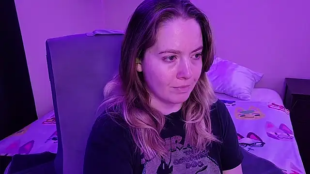 Show modela InternetFairy_XO na web-kameri