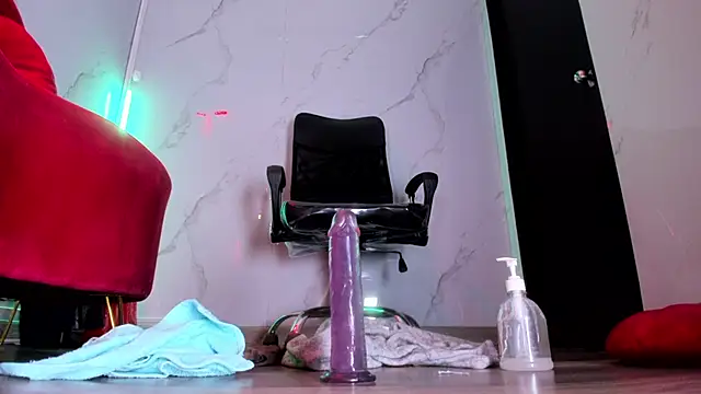 Chat XXX en directo de LilithCooperr_