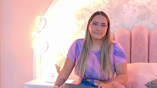 MiaLaurents Live XXX-Chat