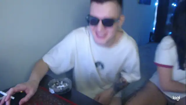 Mark_and_Wendy's Live XXX Chat