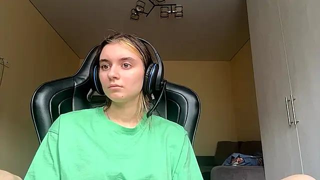 Pokazy przed kamerką – PluralPalaver