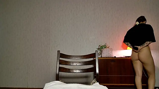 XXX chat uživo modela MadeInParadise