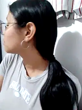 SofieLove_01: διαδικτυακό σόου στην κάμερα