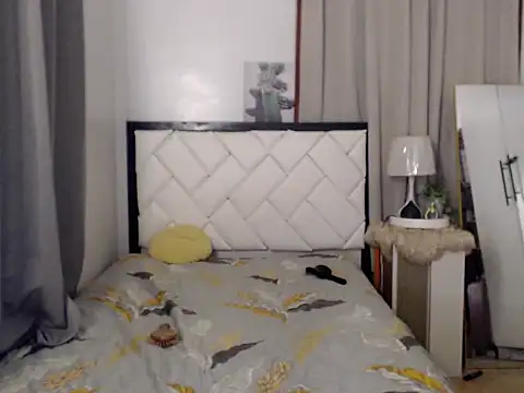 _CandyTwink_: διαδικτυακό σόου στην κάμερα