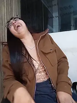 Valk_submissive live XXX chat