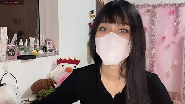 Tieu-May live XXX chat