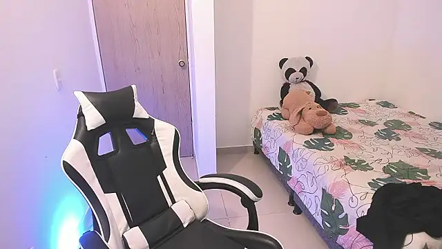 Asta_YunoXXX webkamerás műsora