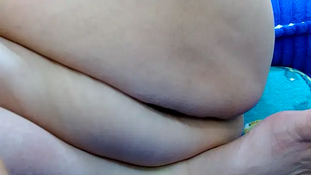 XXX chat uživo modela thebesthairypussy2