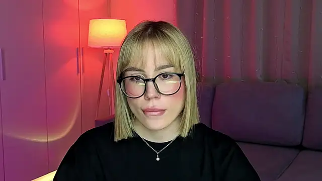 Aurelia_Voss Adlı Modelin Canlı XXX Sohbeti