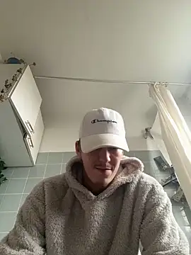 Toyjungee Adlı Modelin Canlı XXX Sohbeti