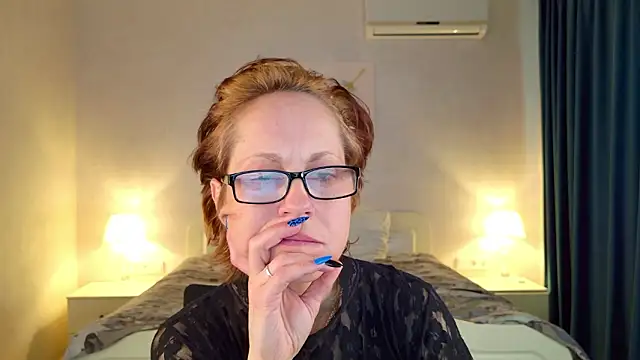 LioraWeiss 现场XXX聊天