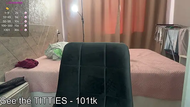 emily_is_here_'s Live XXX Chat