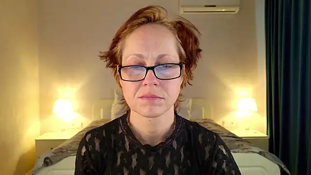 LioraWeissのライブXXXチャット