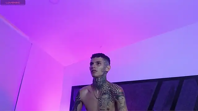 Paulo_527 网络视讯表演