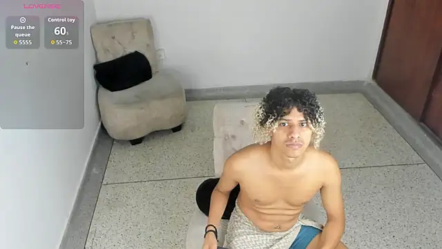 Victor_LatinBoy Adlı Modelin Web Kamerası Şovu