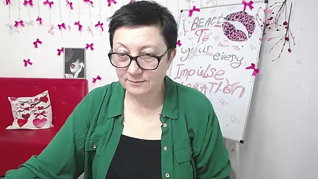 EmilyL0ve's Live XXX Chat