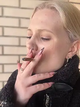 Czat XXX na żywo – BlondeDoll_