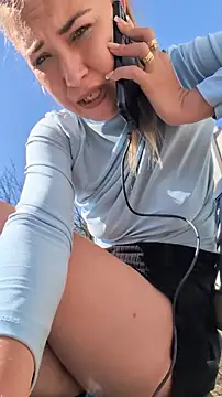 Chat +18 de Risky_julia2330 ao vivo