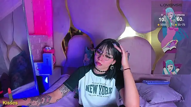 NaniiSisy's Live XXX Chat