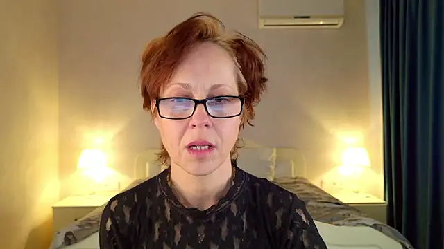 LioraWeiss' Live XXX Chat