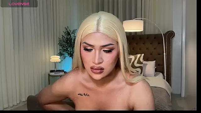 Chat +18 de Your_Majesty_Tyra ao vivo