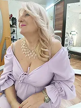 AvrilMillers Adlı Modelin Canlı XXX Sohbeti