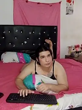 Pokazy przed kamerką – Kaissydoll