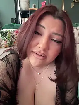 XXX chat uživo modela CurvyKimmy1