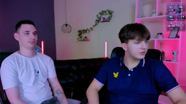 travis_wolf_ webcam show