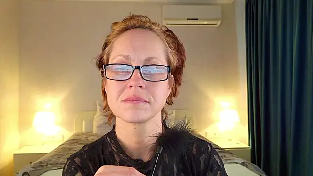 LioraWeiss' Live XXX Chat