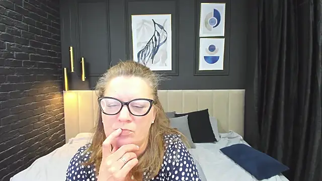 LeaPureのライブXXXチャット