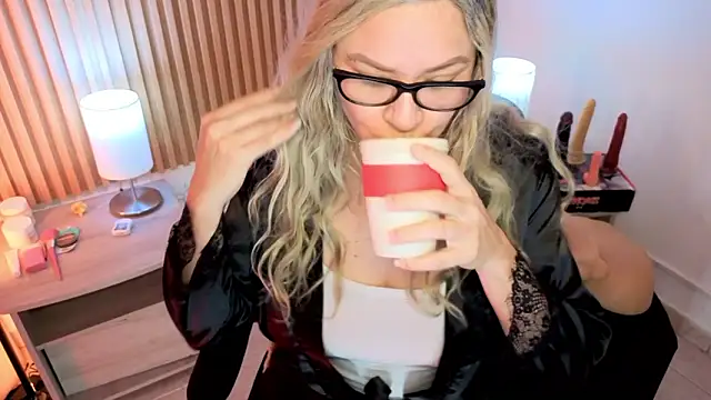 MarianL0ve webcam show