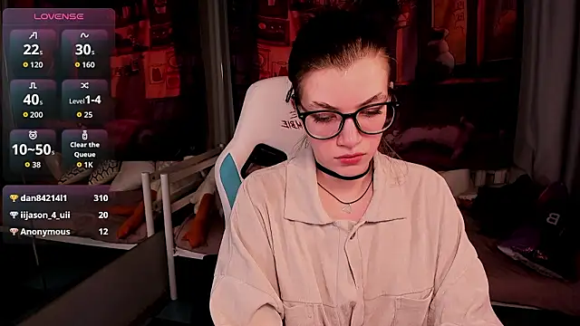 CathyAdams 即時 XXX 聊天