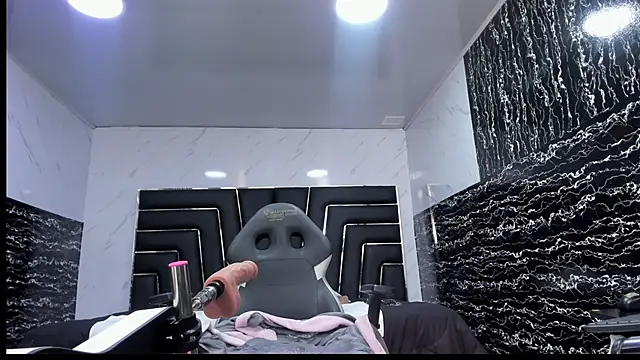 Ladyy_Scarlett Chat XXX in diretta