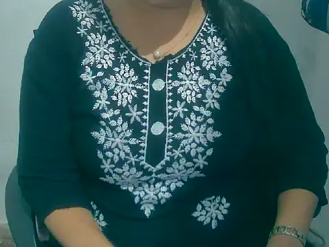 Cute_Aliyaa Adlı Modelin Canlı XXX Sohbeti