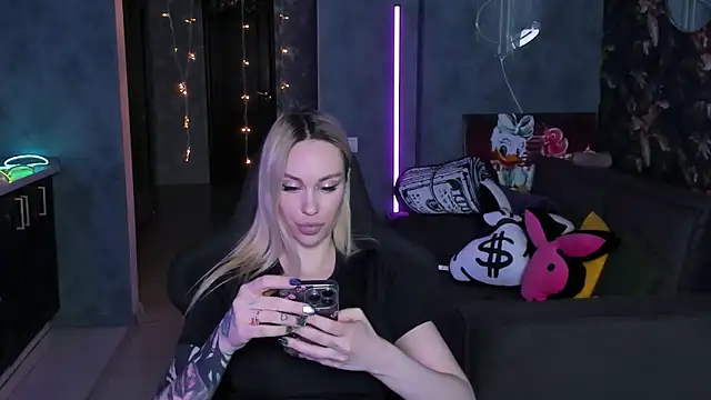 Blckmirrorr 即時 XXX 聊天