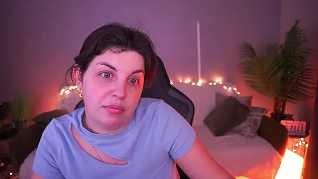 MirandaWong's Live XXX Chat