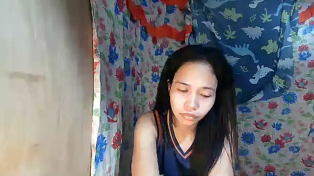 PinaySkinnyGirl's Live XXX Chat