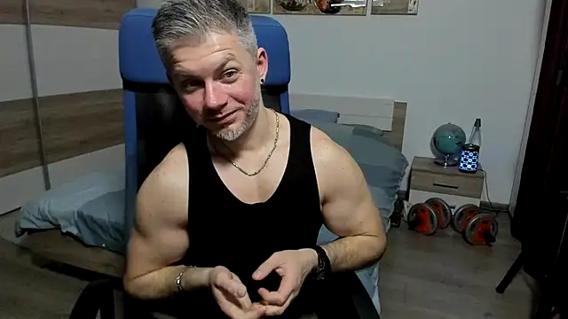 XXX chat uživo modela RobbyShawz