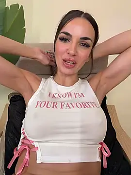 Bad_Giorgia Adlı Modelin Canlı XXX Sohbeti