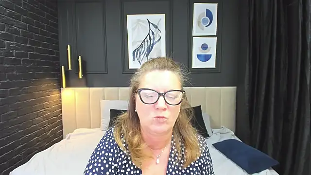 LeaPure's Live XXX Chat