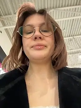 RinaCat Adlı Modelin Canlı XXX Sohbeti