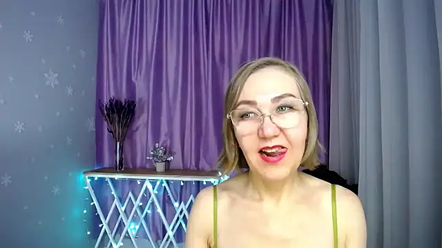 queen_a_n_i's Live XXX Chat