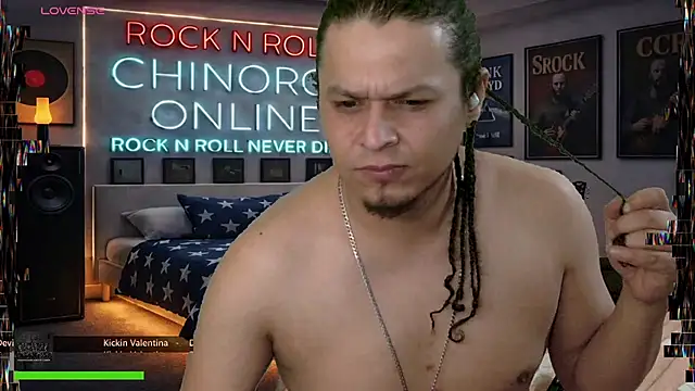 Czat XXX na żywo – chino_roz