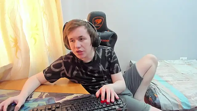 iliaskrislove Chat XXX in diretta