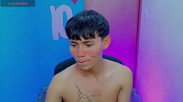 tanjiro_cute Chat XXX in diretta