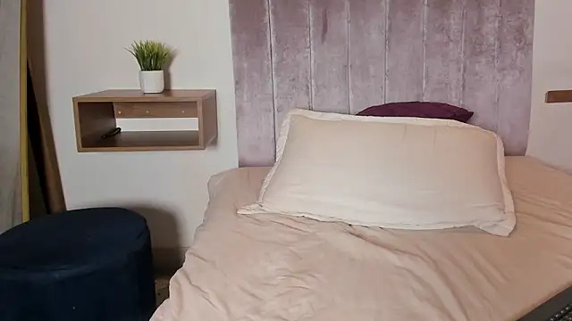 Chat +18 de samaantha_lux ao vivo