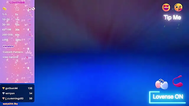 SeleneBluexo Show in webcam